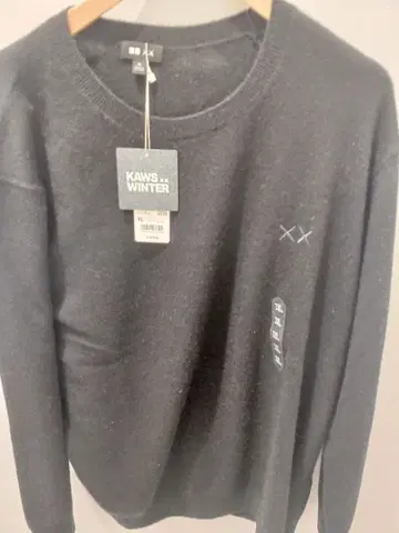 새상품 KAWS x UNIQLO 카우스 윈터 캐시미어 스웨터 XL 블랙