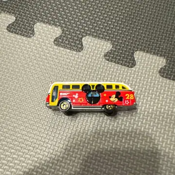 [ 디즈니 리조트 한정판 ] 미키 버스 미니카 빨간색 옐로우 컬러 28