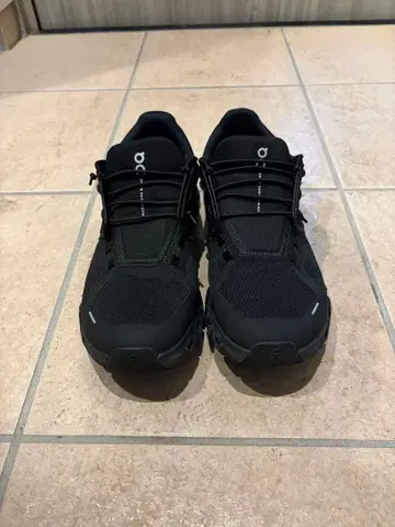On 블랙 러닝화