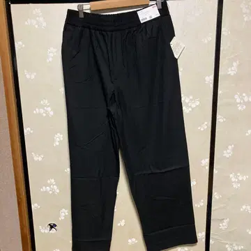 유니클로:C 이지 와이드 테이퍼드 팬츠 09 블랙 L 사이즈