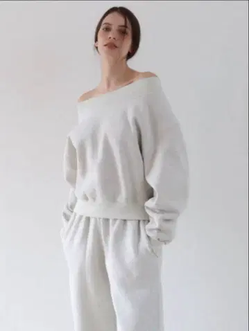 [ 새상품급 ] celon / 오프숄더 트레이닝복 아이보리