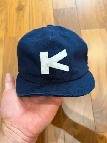 KAVU 네이비 캡 K 자수