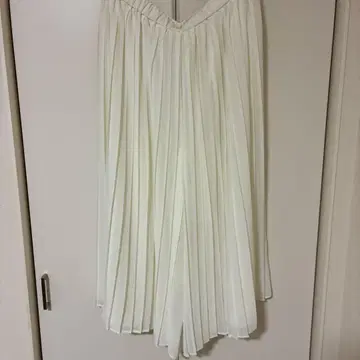 새상품급 DAMA collection 화이트 플리츠 롱 팬츠 무료배송