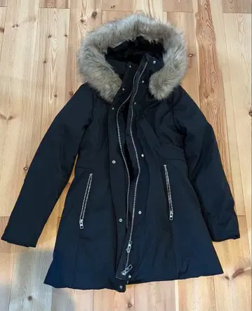 ZARA 블랙 다운 자켓