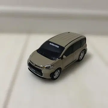 시엔타 미니카 베이지 도요타 자동차 완구