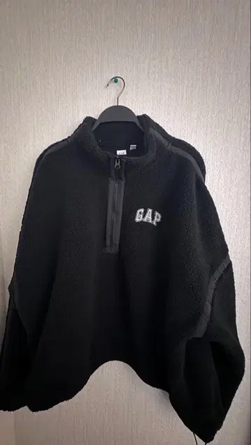 GAP 블랙 플리스 자켓 하프 지퍼