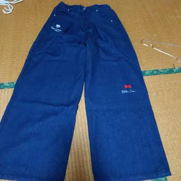 명탐정 코난 자수 데님 팬츠