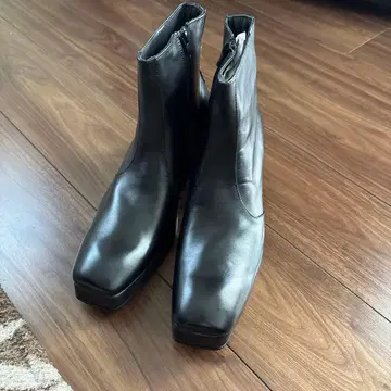 블랙 가죽 숏부츠