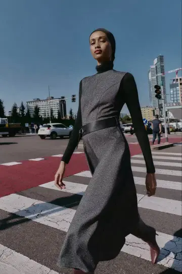 [가격 인하] ZARA: 벨트 포함 자카드 미디 기장 원피스 (XL)