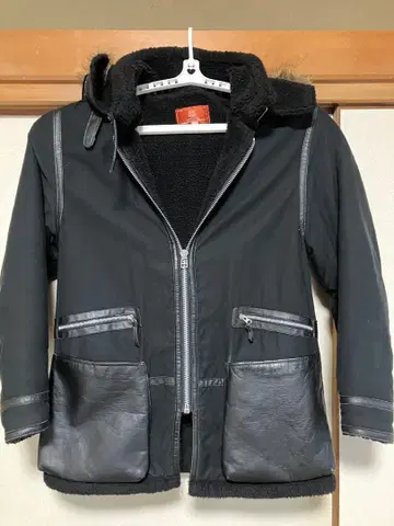 AVIREX 후드 부착 밀리터리 자켓 L 블랙