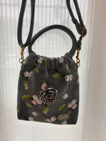 FEILER 꽃무늬 그레이 파우치 숄더