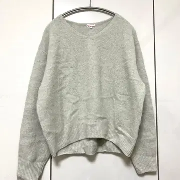 드레 스테리아 V넥 스웨터