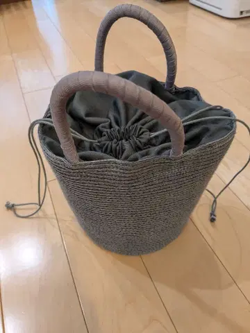 그레이 바스켓백