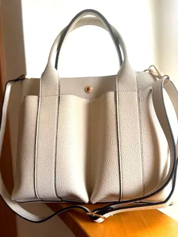 RODESKO 화이트 가죽 토트백 파우치 숄더