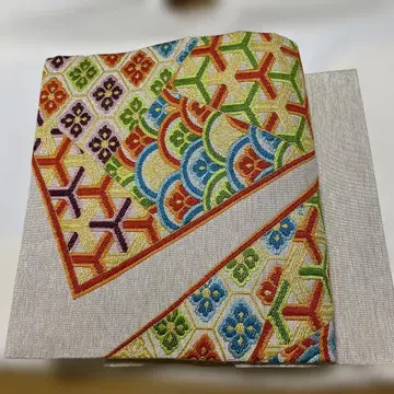 쓰즈레 나고야 오비 다채로운 자수 디자인