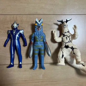 울트라맨 피규어 3체 세트