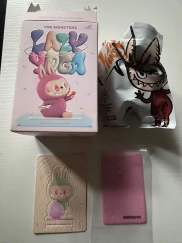 LABUBU THE MONSTERS Lazy Yoga ZONE OUT