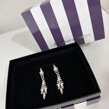 Grace Continental 크리스탈 롱 귀찌