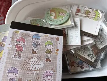 오소마츠 6쌍둥이 굿즈