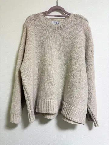 AUG 베이지 니트 스웨터 긴팔