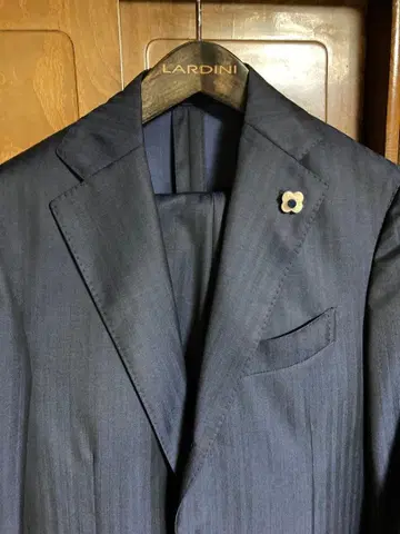 LARDINI 수트 [레어] 네이비 솔라로 44