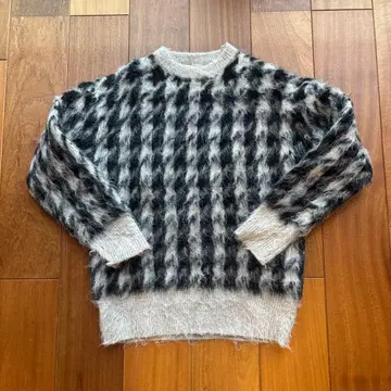 미라 오웬 하운드투스 체크 알파카 혼방 샤기 니트 풀오버