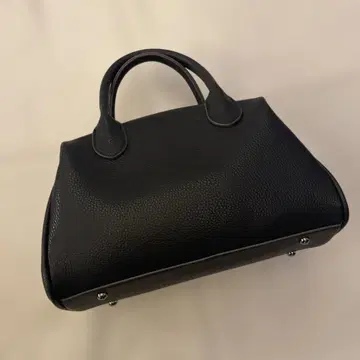 블랙 가죽 느낌 핸드백