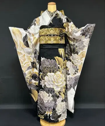 블랙 화이트 분할 염색 골드의 장미와 컬러의 고져스한 후리소데 풀세트