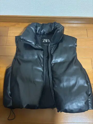 ZARA 블랙 다운 베스트 XS