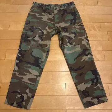 카모플라쥬 카고 팬츠 미디엄 숏