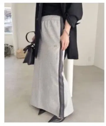 [ AP STUDIO ] 별주 저지 라인 스커트 러셀 애슬레틱 그레이