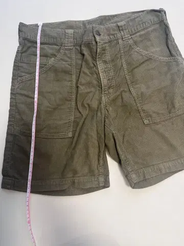 올리브 그린 코듀로이 숏팬츠