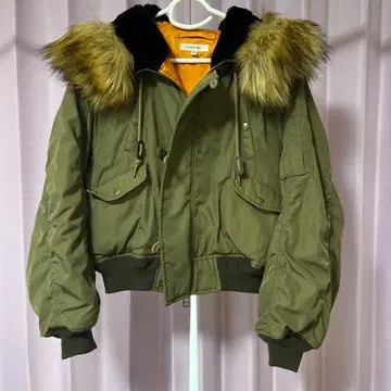 [moussy] 퍼 달린 올리브 그린 밀리터리 자켓