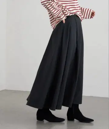 [ 새상품 ] 소프트 타프타 서큘러 스커트