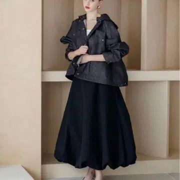 리텐 블랙 플레어 스커트