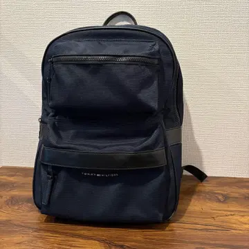 TOMMY HILFIGER 네이비 백팩