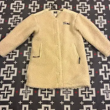 퍼스트다운의 보아 코트