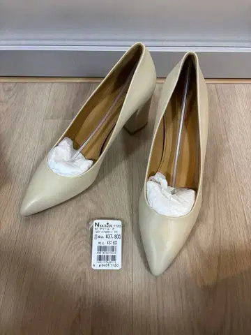 CHEMBUR 첸버 베이지 펌프스 미사용품