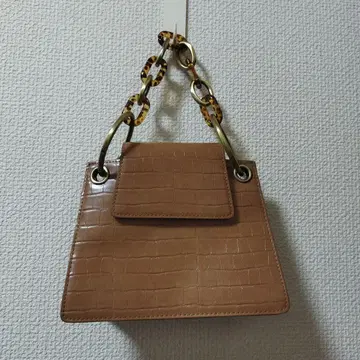 다리치 악어 엠보싱 핸드백