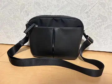 Y SACCS[이삭] 나일론 x 소가죽 콤비 숄더백