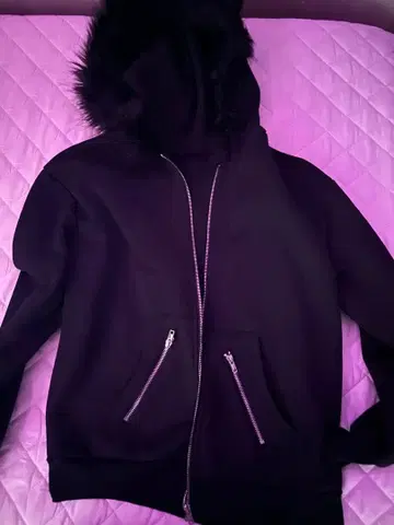 블랙 퍼 후드티 헤이세이 시크 스타일