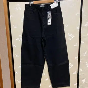 유니클로 U 커브 청바지 09 블랙 27인치