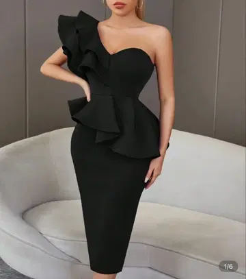 프릴 블랙 타이트 드레스