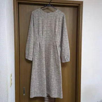 트위드풍 브라운 긴팔 원피스