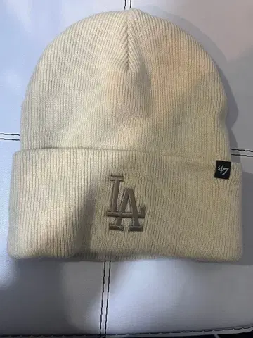 47브랜드 LA 로고 비니 크림색