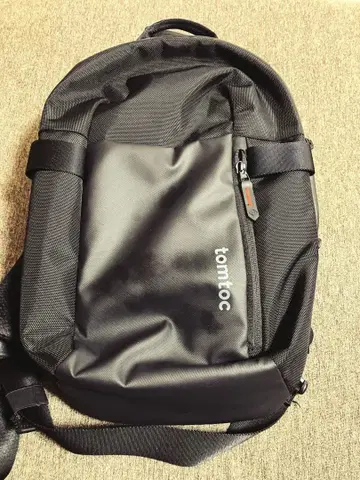 tomtoc 블랙 바디백