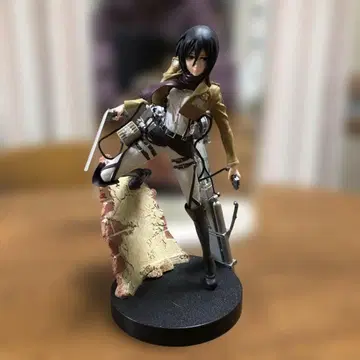 미카사 아커만 피규어