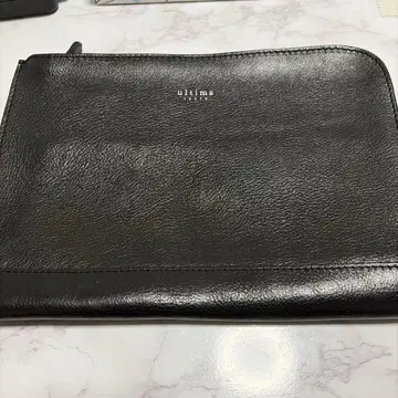 ultima 블랙 가죽 클러치백