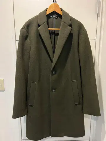 올리브 그린 체스터 코트
