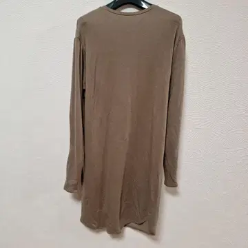 마카피 브라운 긴팔 무릎 기장 원피스